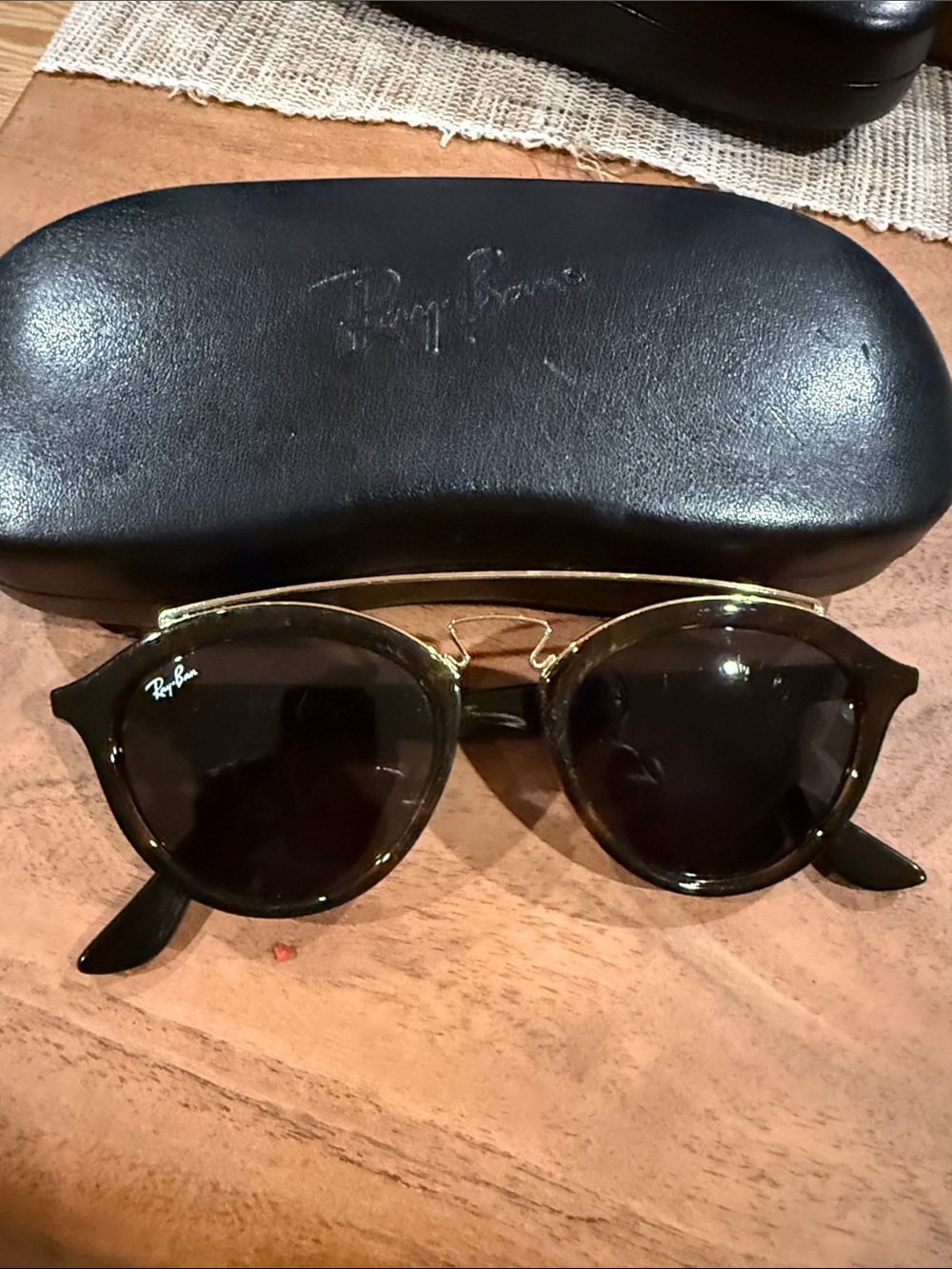 Classic Round Women's Sunglasses in Tortoiseshell and Gold
